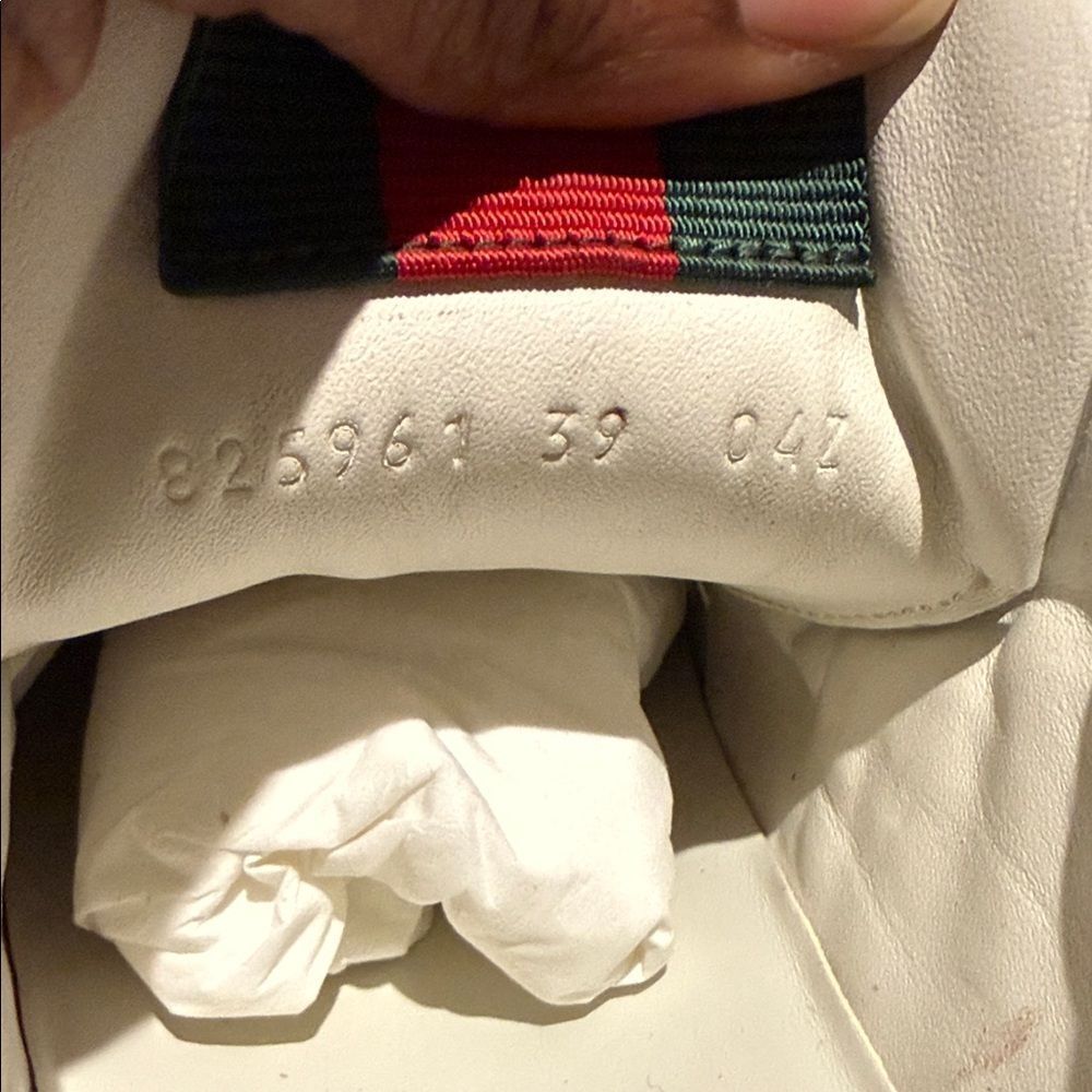 RARE FIND Gucci Metallic Silver Sneakers - Picture 4 of 4